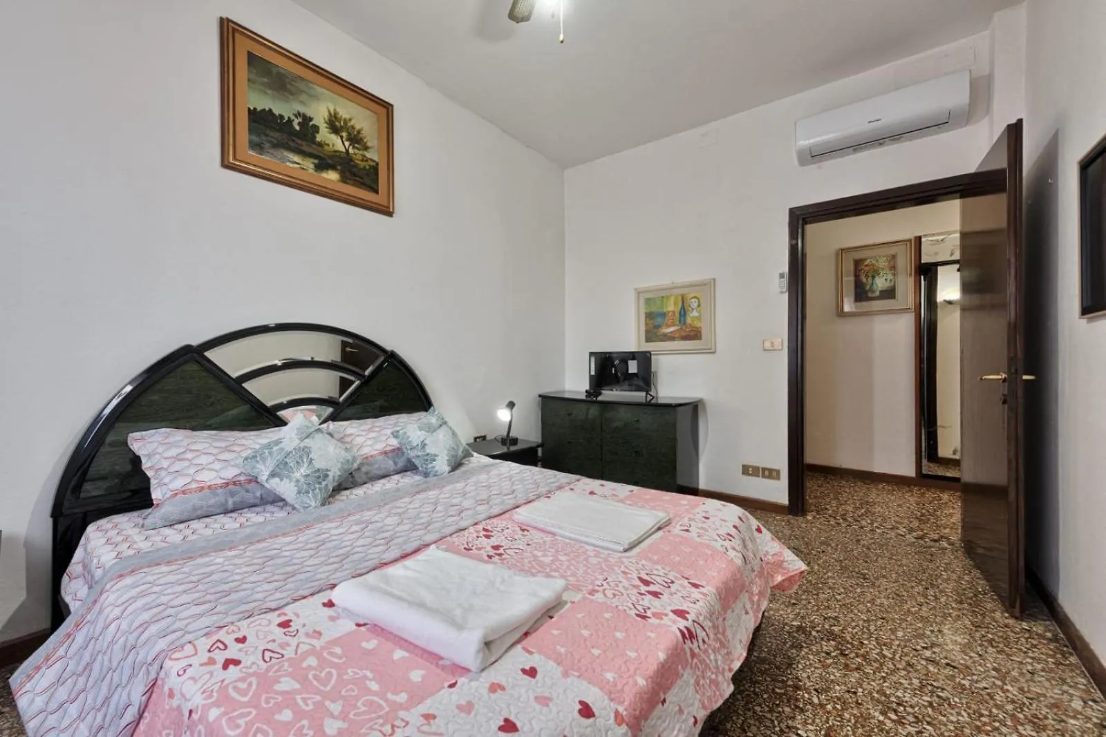 Mahdi Venice Apartment Mestre 0*,